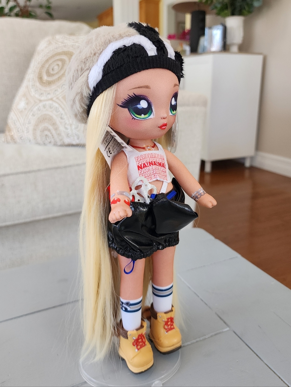 🦝 Na! Na! Na! Large Surprise Teens Gretchen Stripes 11" Fashion Doll Racoon - Picture 2 of 7